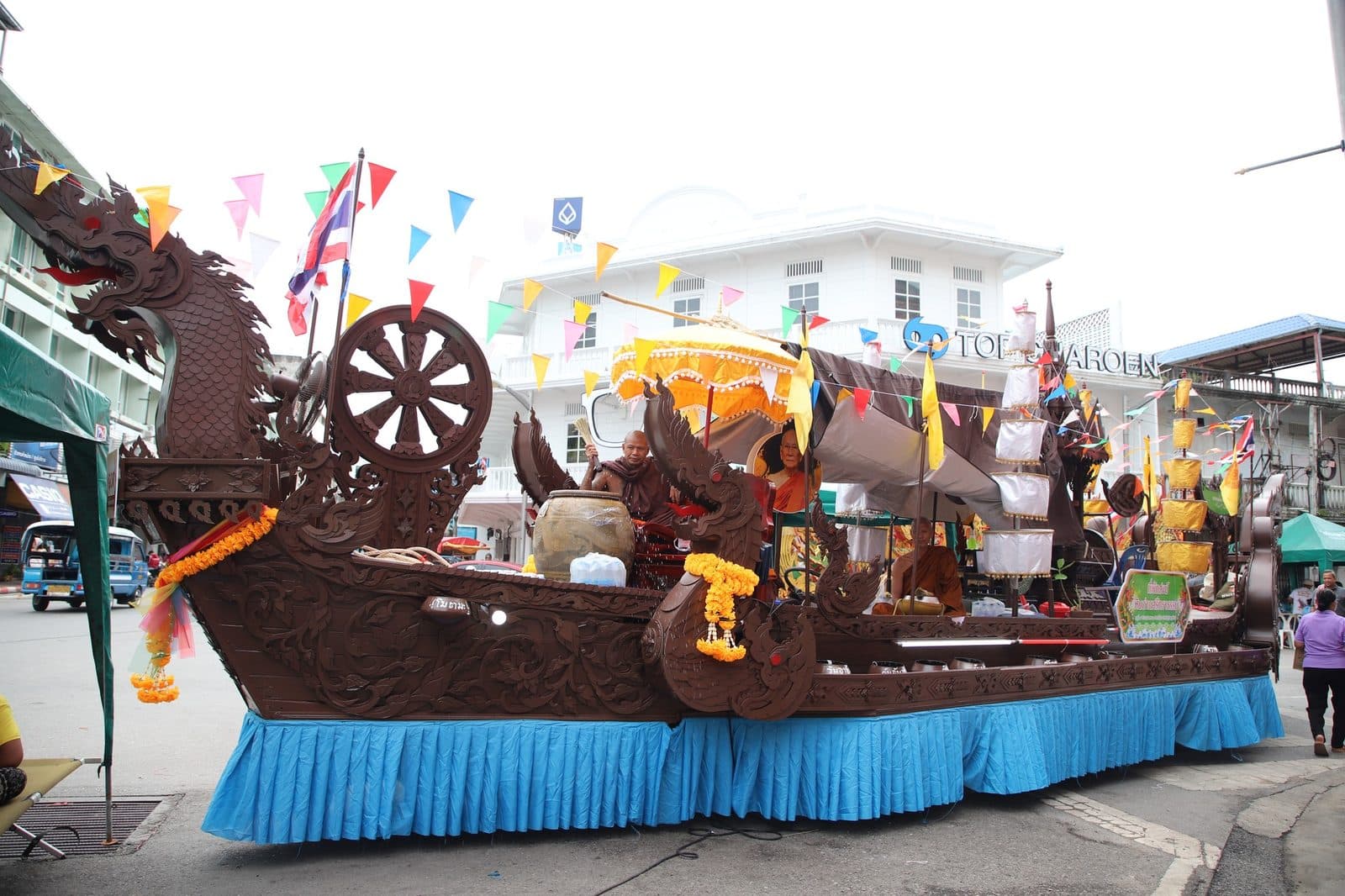 Ruea Phra boat of Samnak Song Hin Dan Sattha Tham, Chak Phra festival in Surat Thani 2024