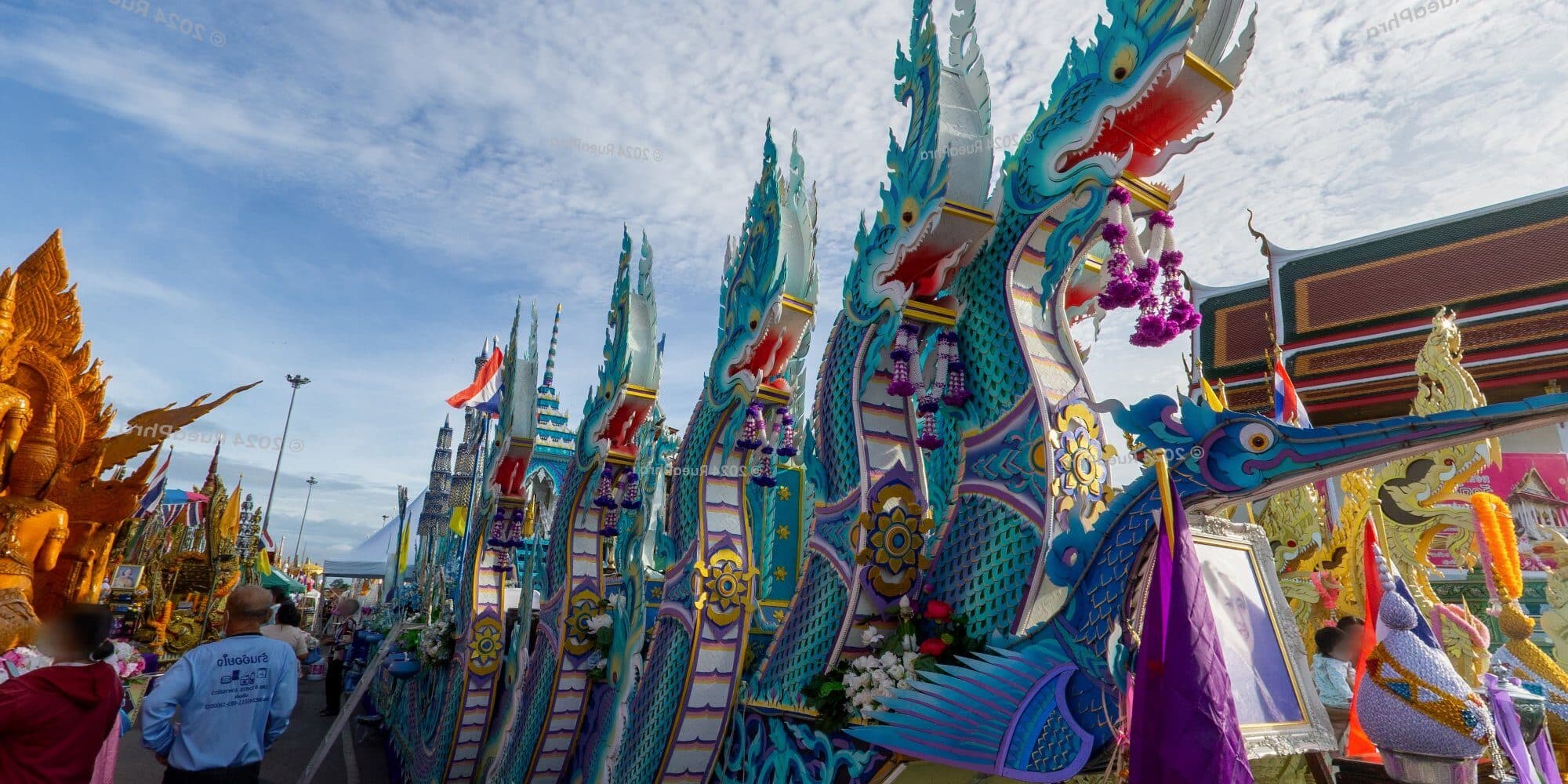 ชมบรรยากาศกลางวัน — เรือพระพญานาค งานชักพระ สุราษฎร์ธานี 2567